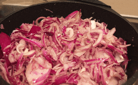 Slicing the onions 