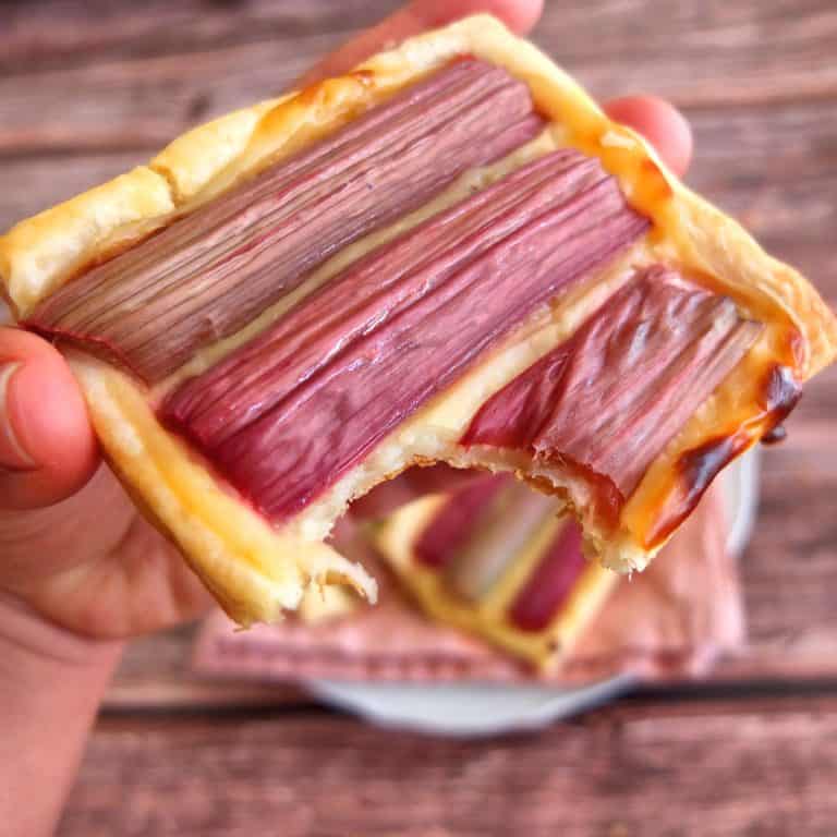 Easy Rhubarb Tarts with Puff Pastry - My Dinner