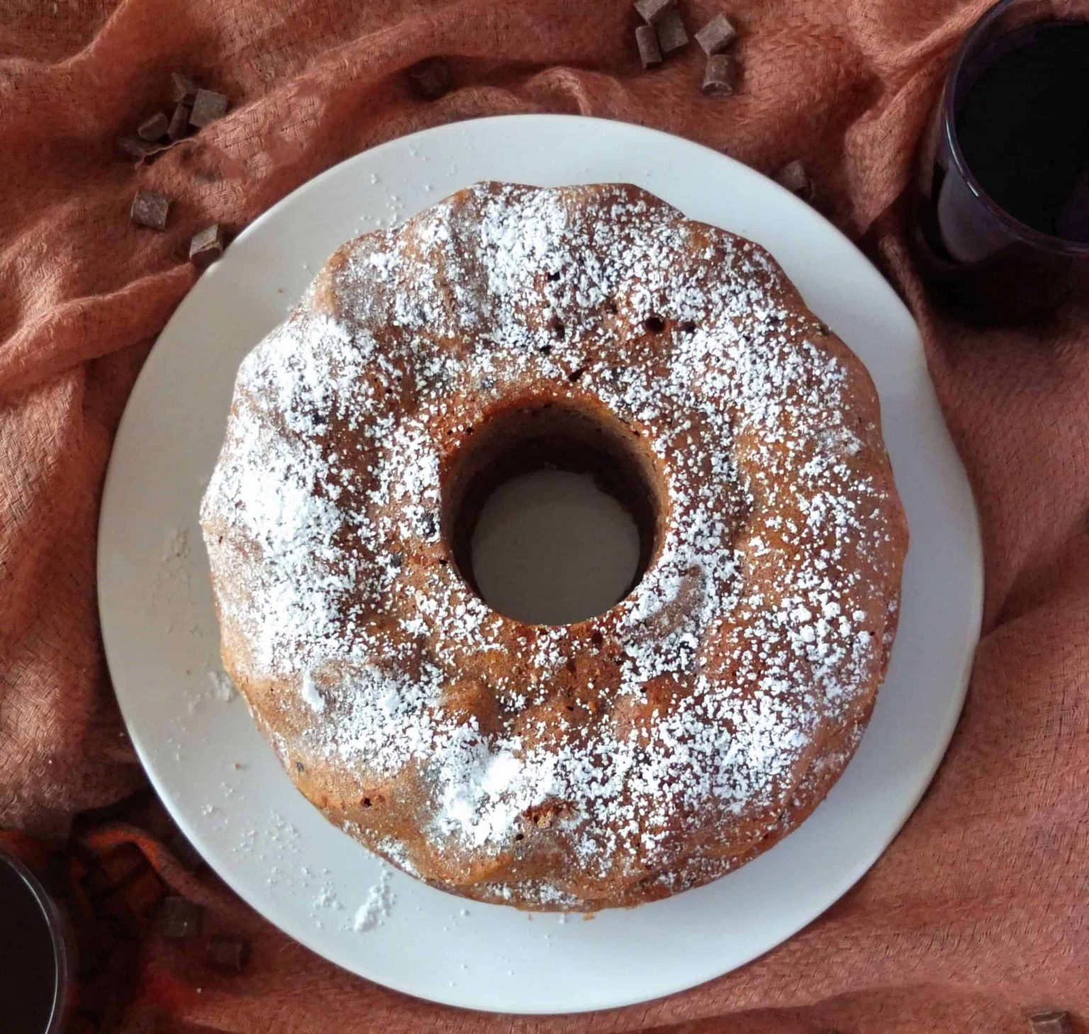 German Red Wine Cake (Rotweinkuchen) (with chocolate and cinnamon)