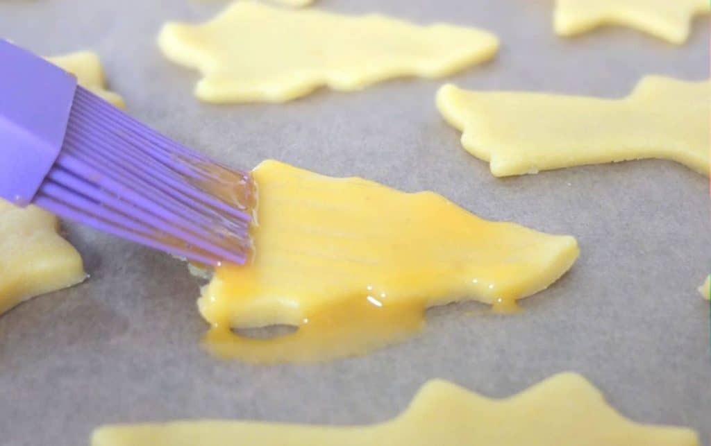 decorating cookies with egg yolk