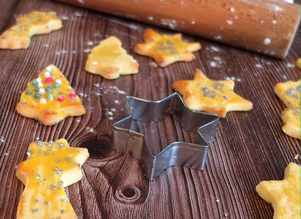 German butter cookies with cookie cutter