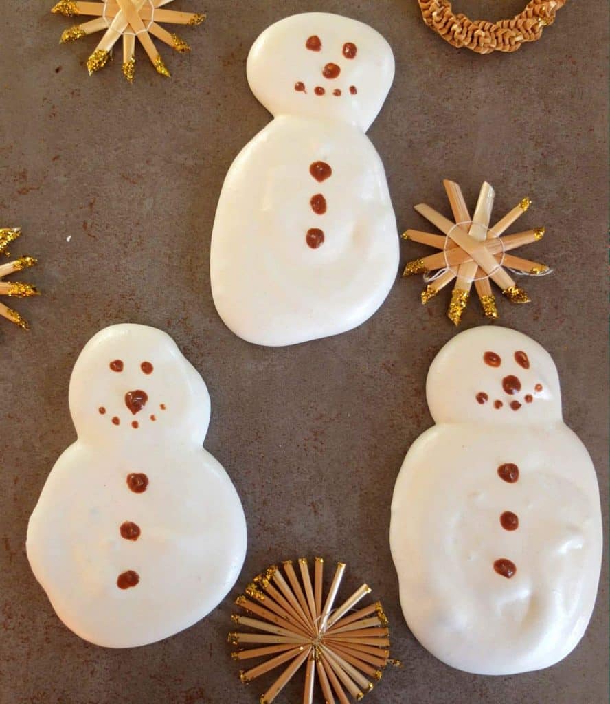 Baiser Cookies as Snowmen