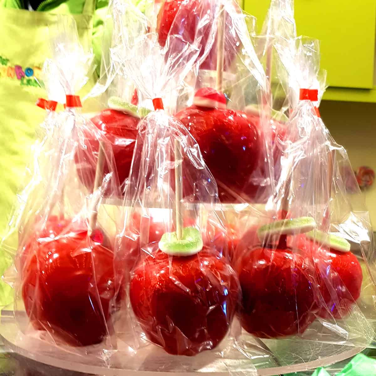 Liebesäpfel (wrapped in plastic) at a German Christmas Market