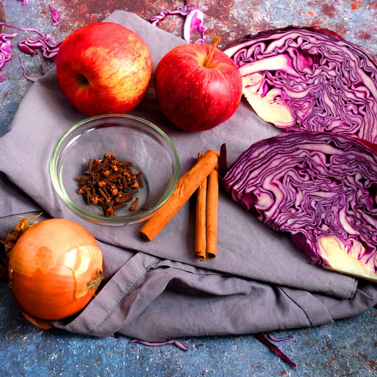 ingredients for German red cabbage