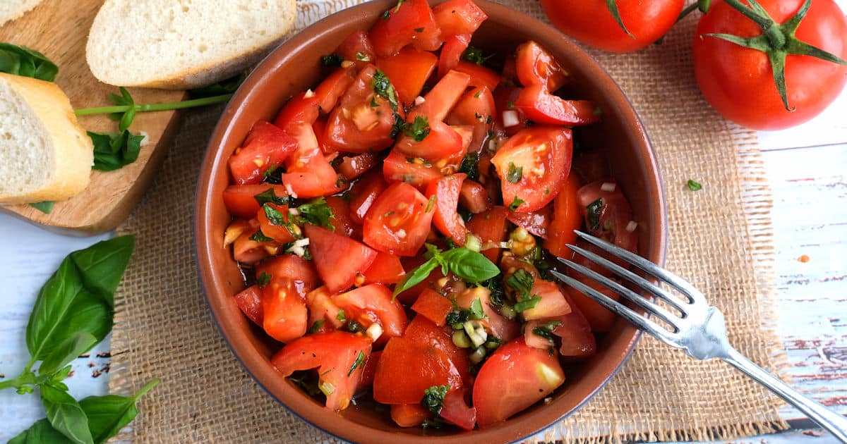 simple-german-tomato-salad-tomatensalat-my-dinner