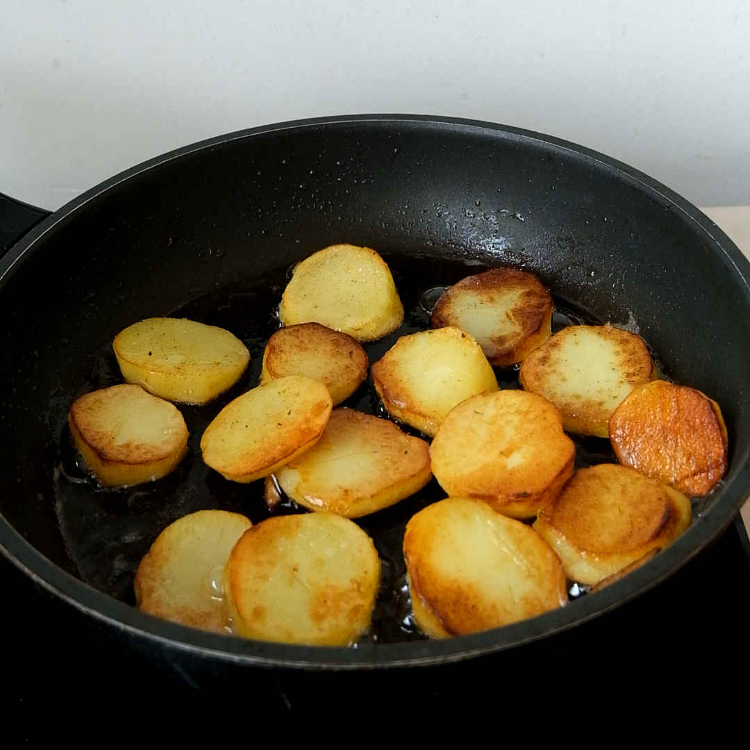 fry potatoes