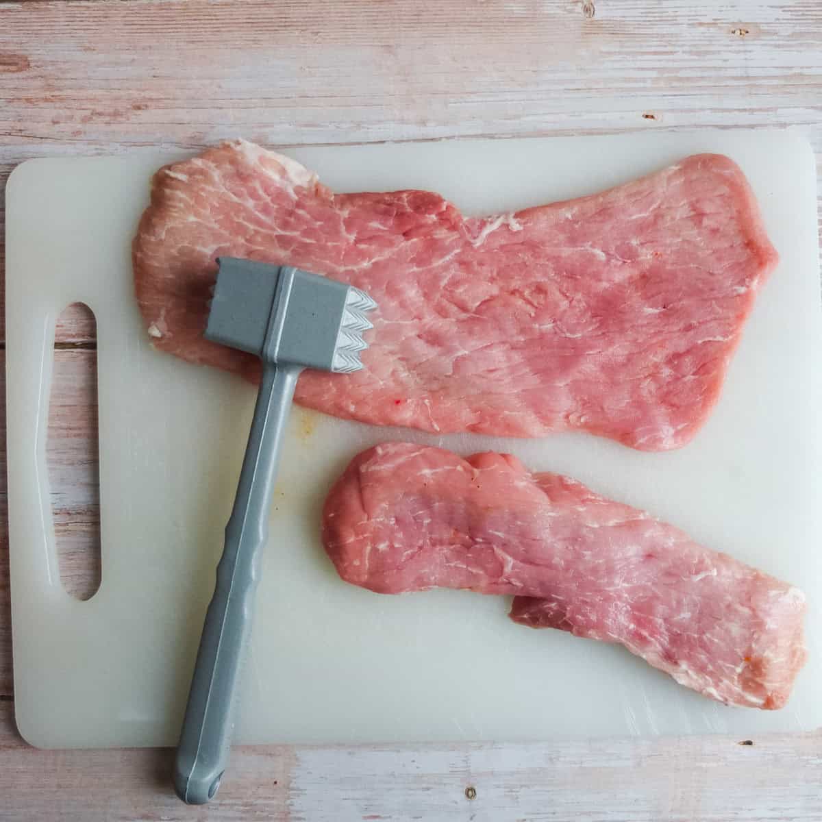 tenderising wiener schnitzel